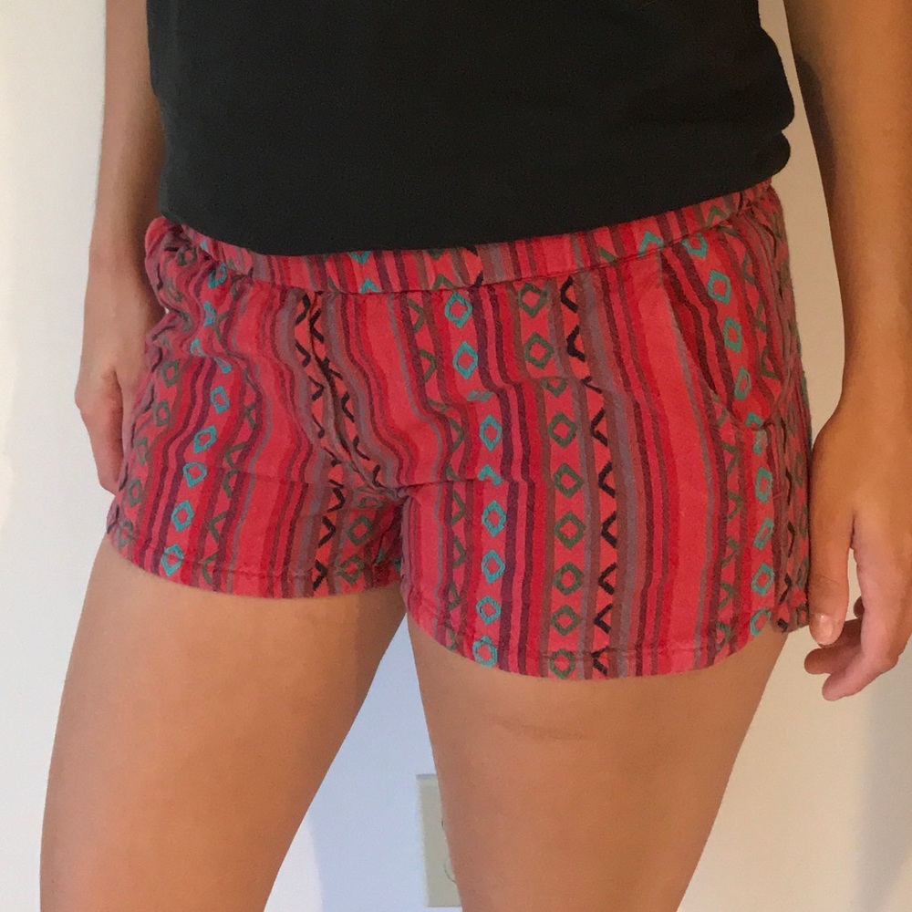 Patterned Red Ecote Shorts from Urban Outfitters❤️